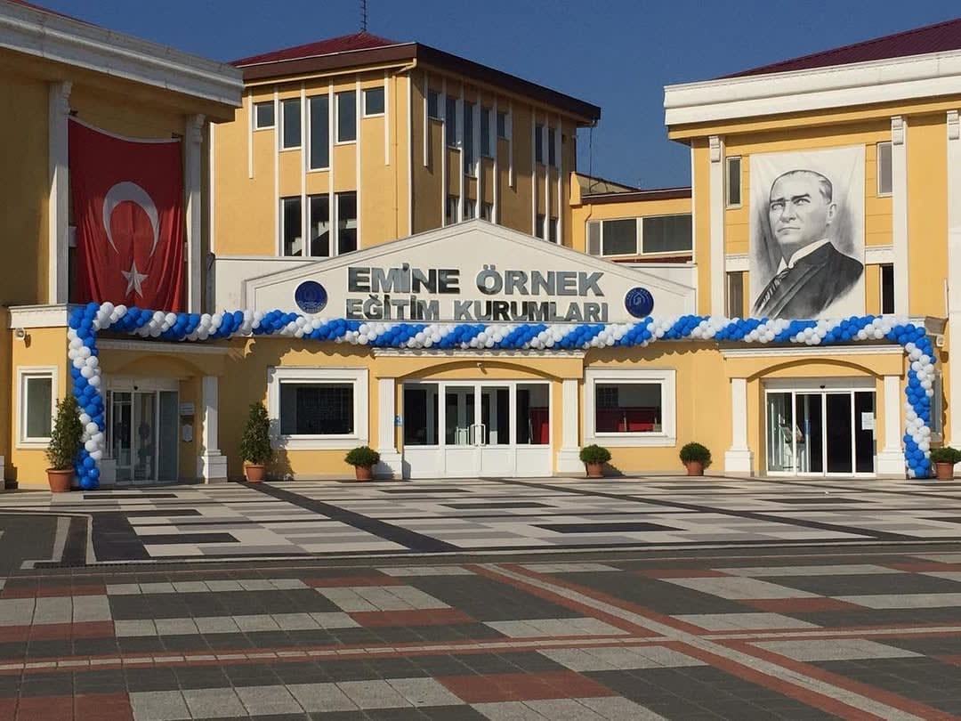 Emine Örnek Eğitim Kurumları Mezuniyet Etkinliği